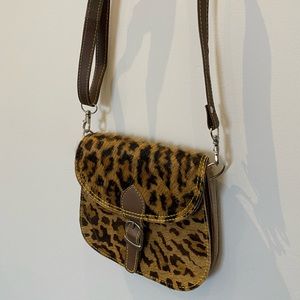 Fuzzy leopard print shoulder strap bag